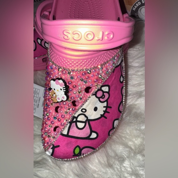 Customized hello kitty crocs - Picture 2 of 6